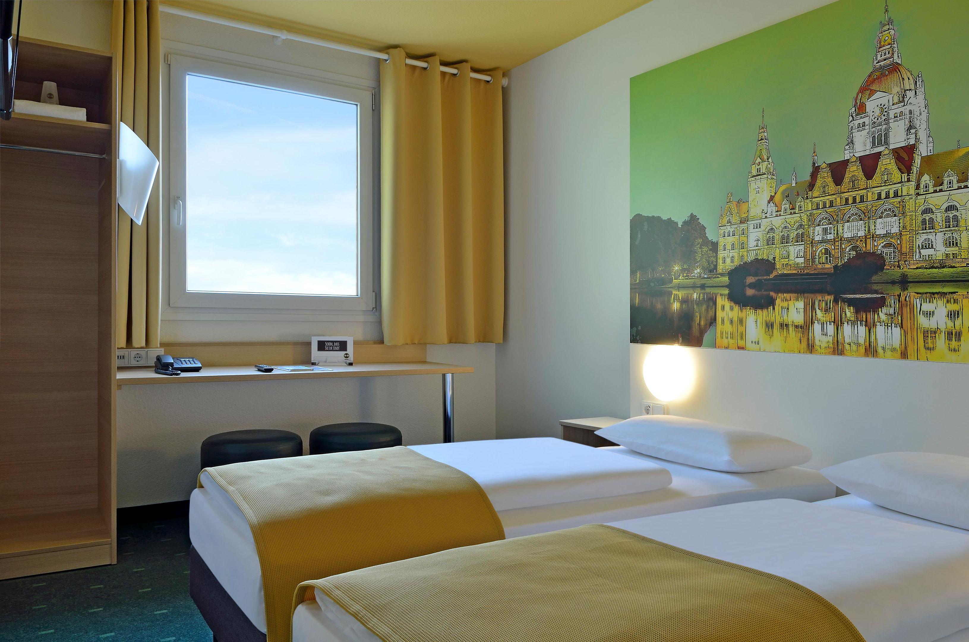 Standard, Twin Beds