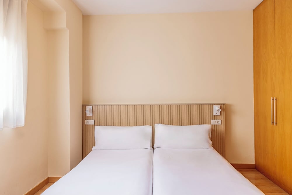 Villarroel Barcelona Apartment 12/35