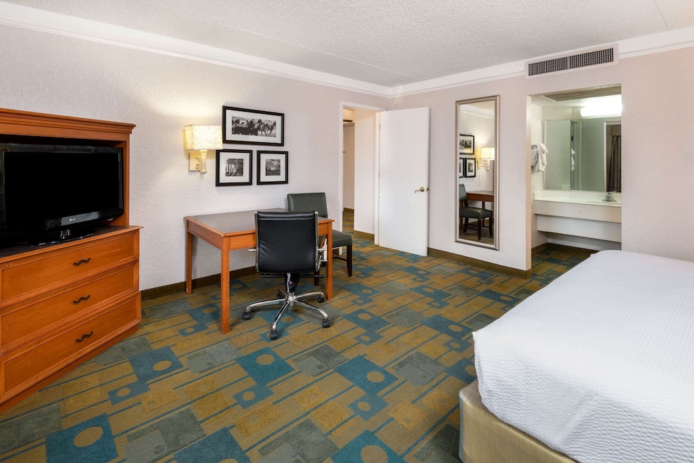 Travelodge by Wyndham Amarillo West Medical Center 9/30