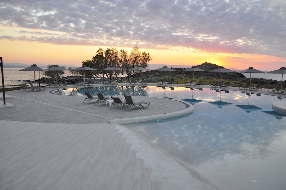 Kavos Hotel 68/80