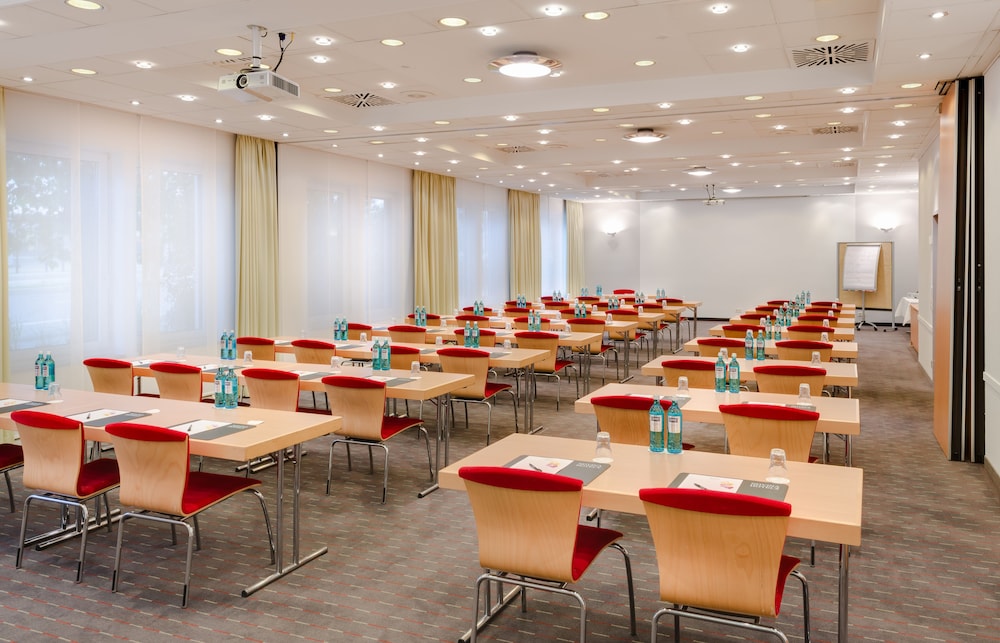 Novina Hotel Wohrdersee Nurnberg City 52/64