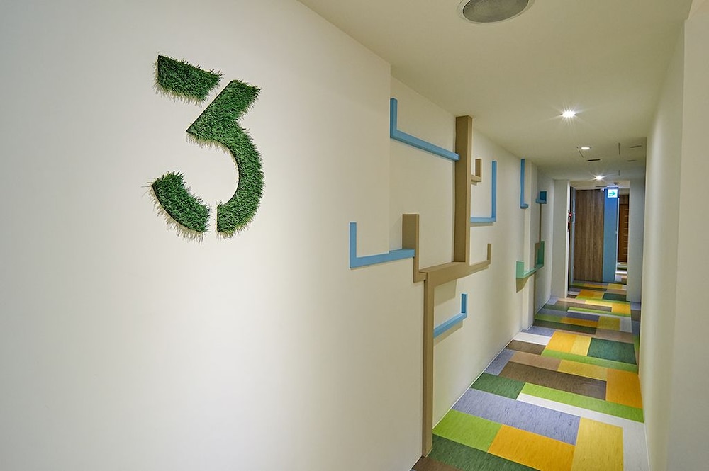 East Hostel 12/26