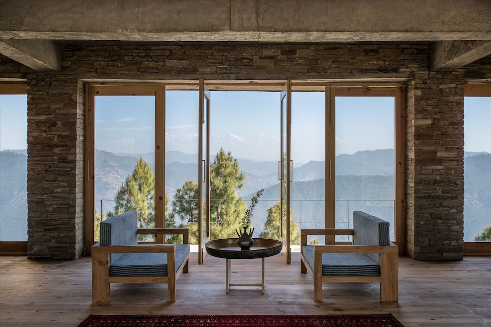 The Kumaon 10/15