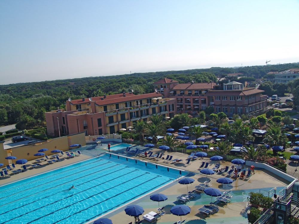 Continental Resort 6/43