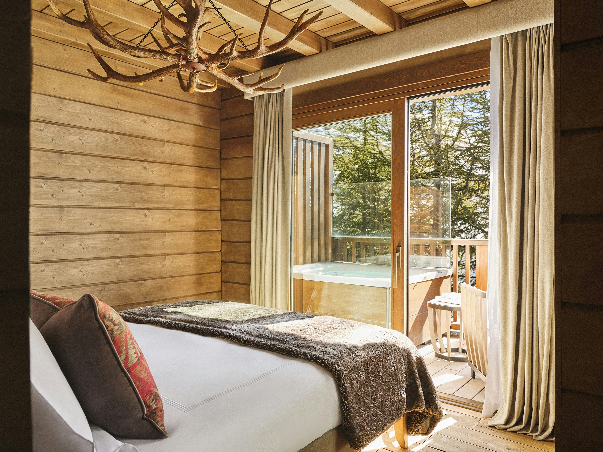 Premium, Lodge, Suite