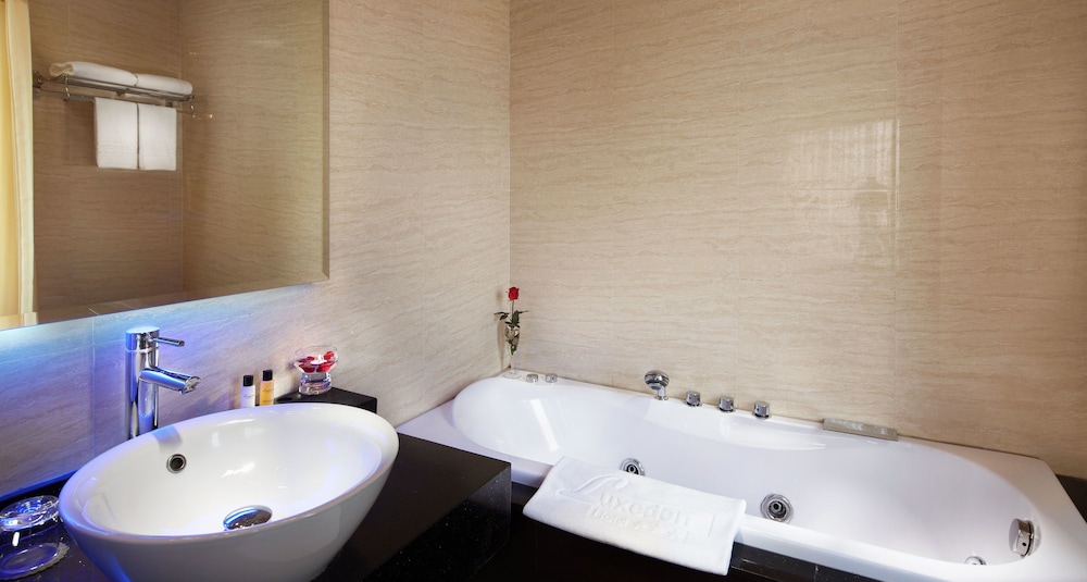 Luxeden Hotel 26/65