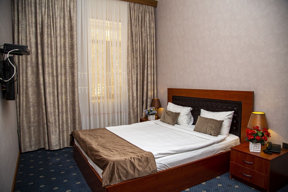 Du Port Hotel 20/81