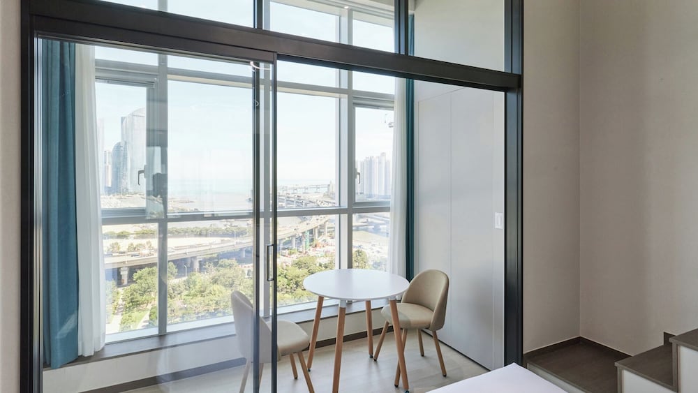 Travelodge Suites Busan Centum 60/68