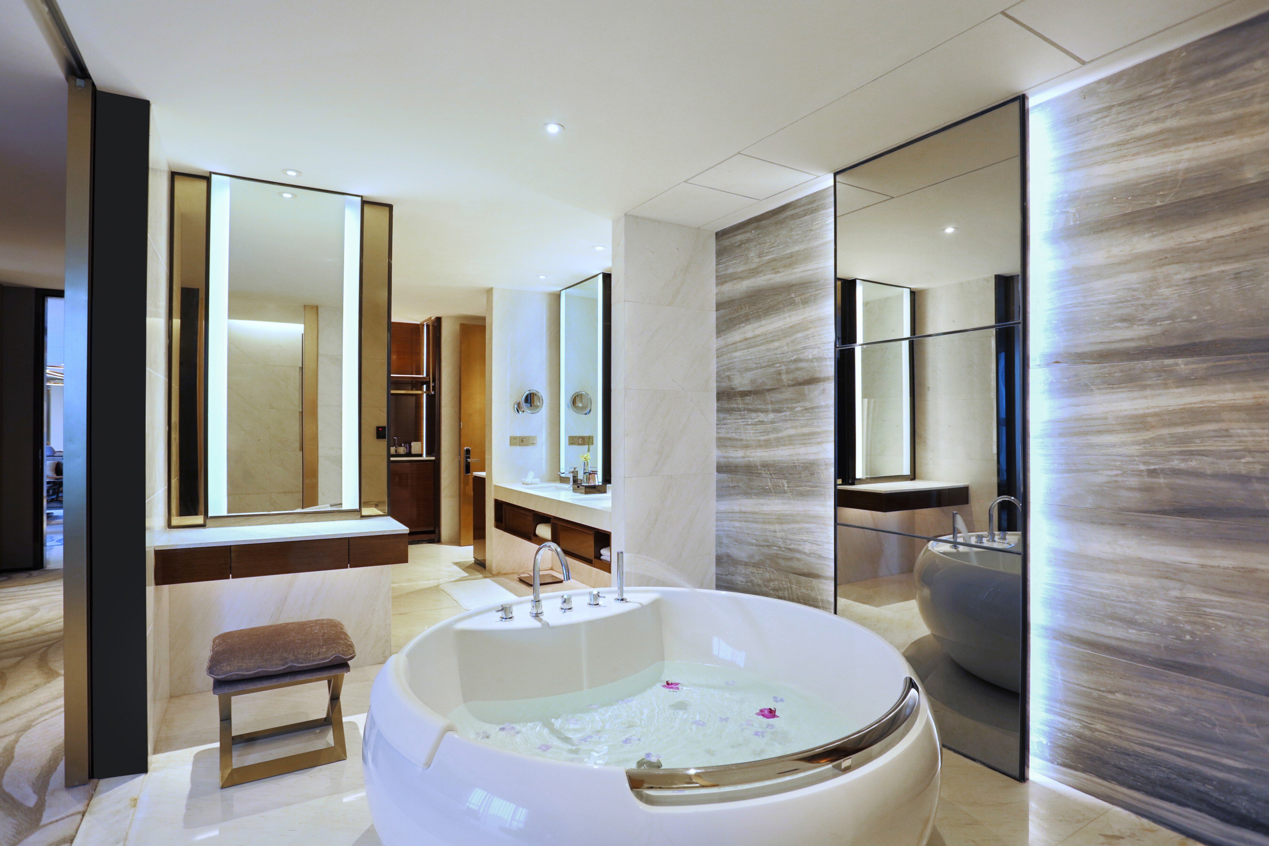 Crowne Plaza Hangzhou Qiantang 47/49