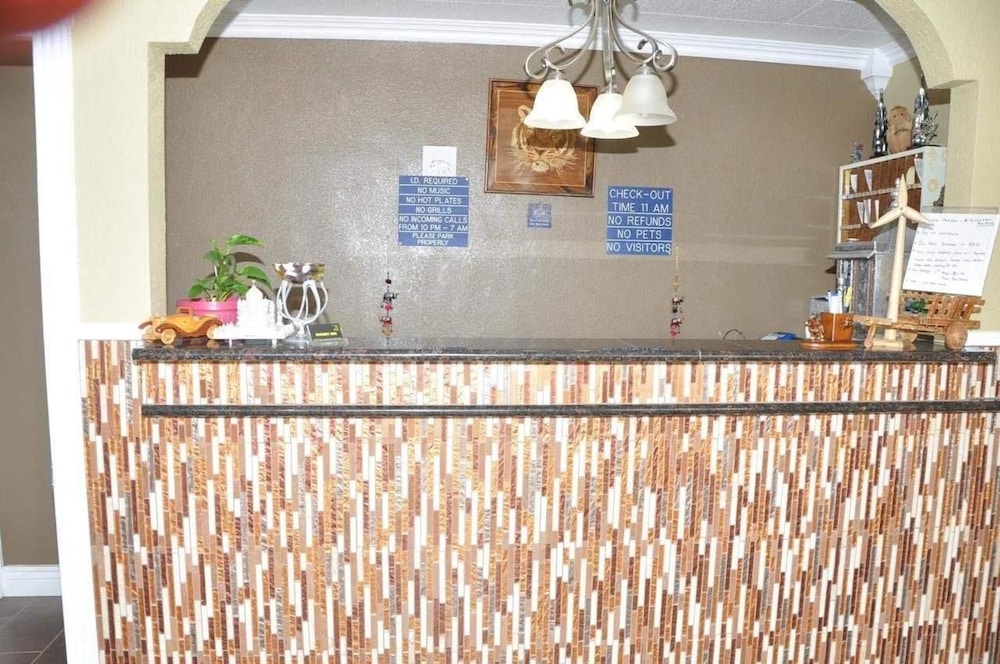 Budget Inn 6/38