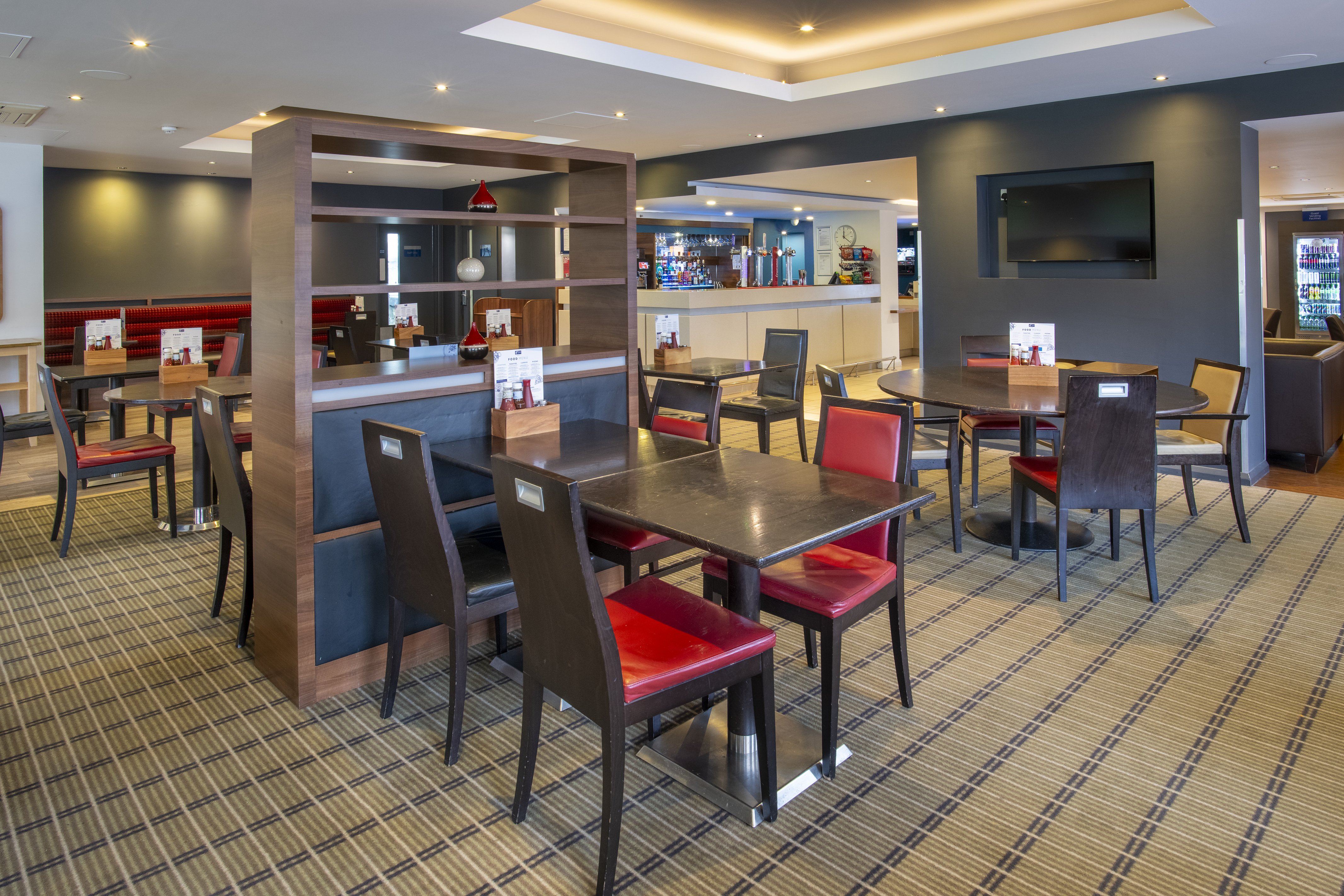 Holiday Inn Express Warwick Stratford Upon Avon 22/34