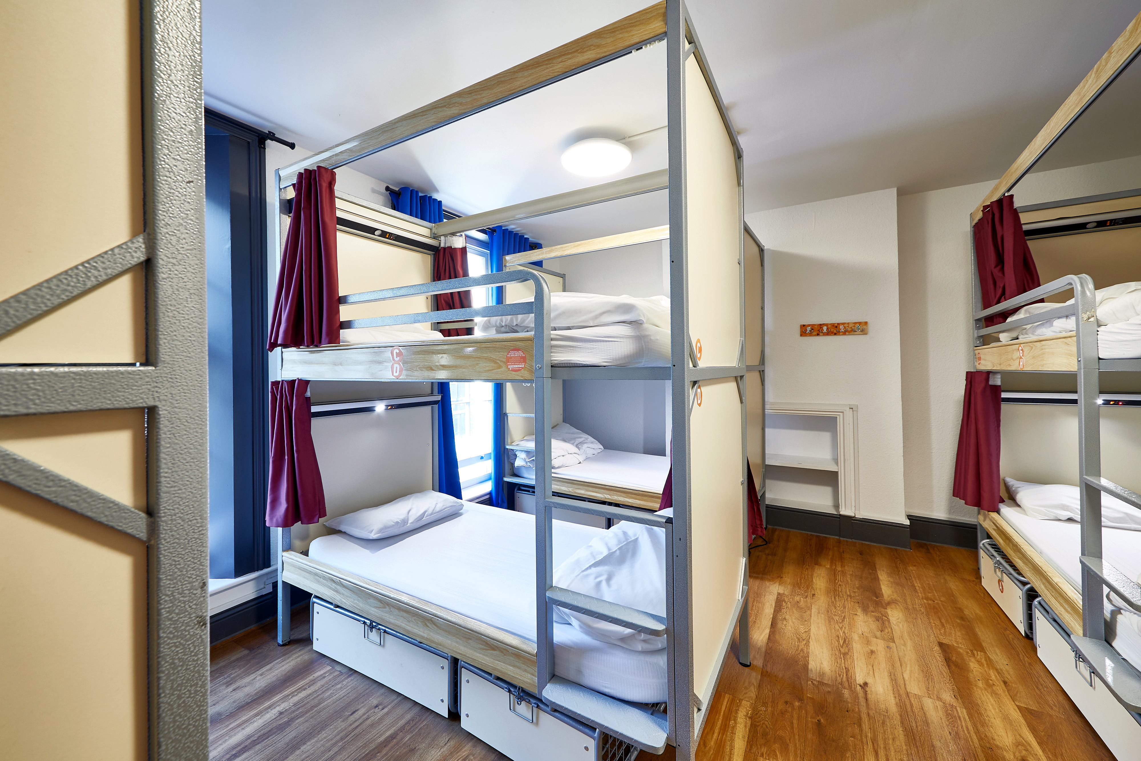 Mixed Dorm, 8 Beds, External Bathroom