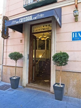 Hotel Catedral 5/59