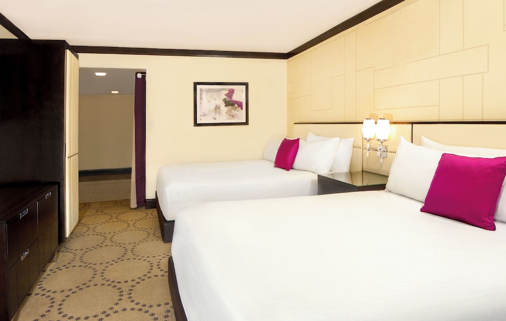 Premium, 2 Queen Beds, South Tower