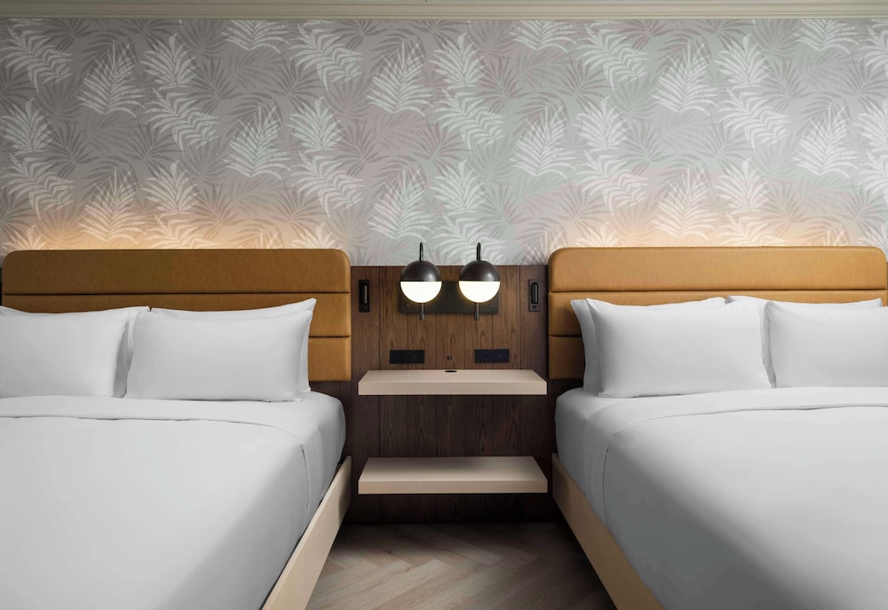 EXECUTIVE, 2 QUEEN BEDS