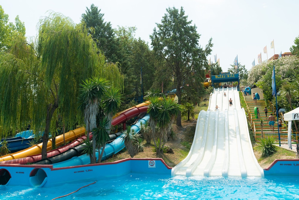 Aqualand Resort 72/87