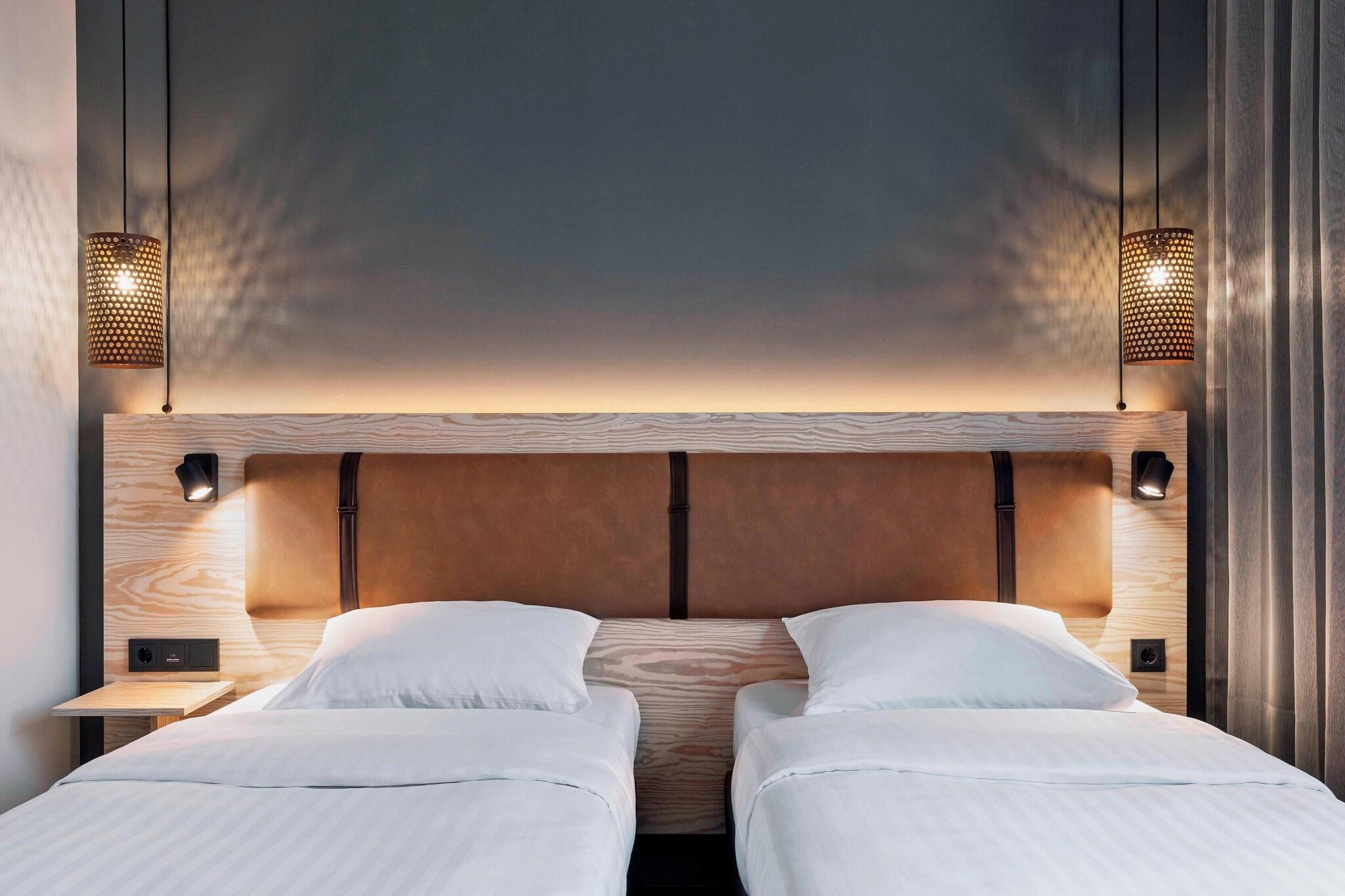 Standard, Twin Beds