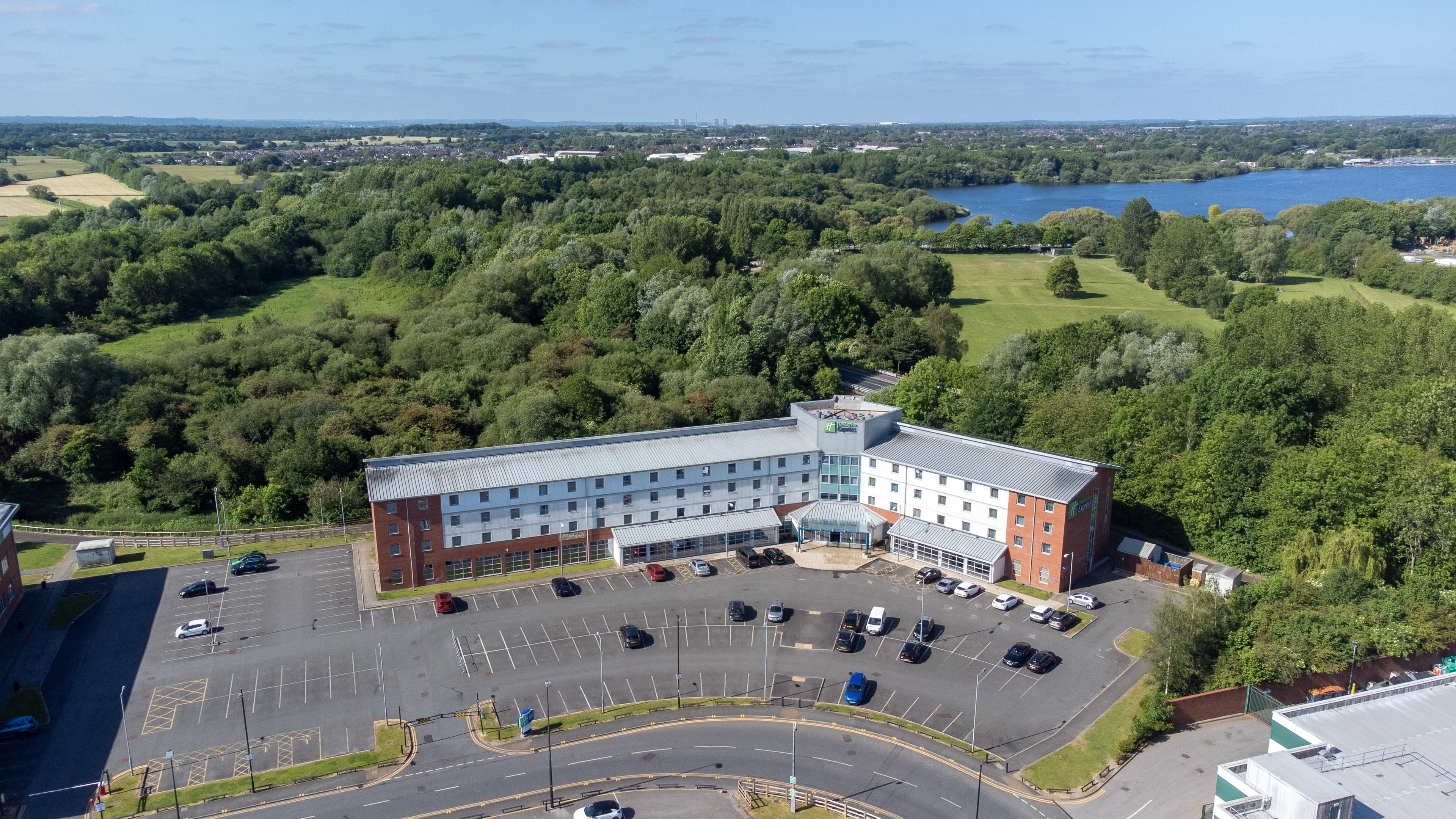 Holiday Inn Express Leigh - Sports Village 2/50