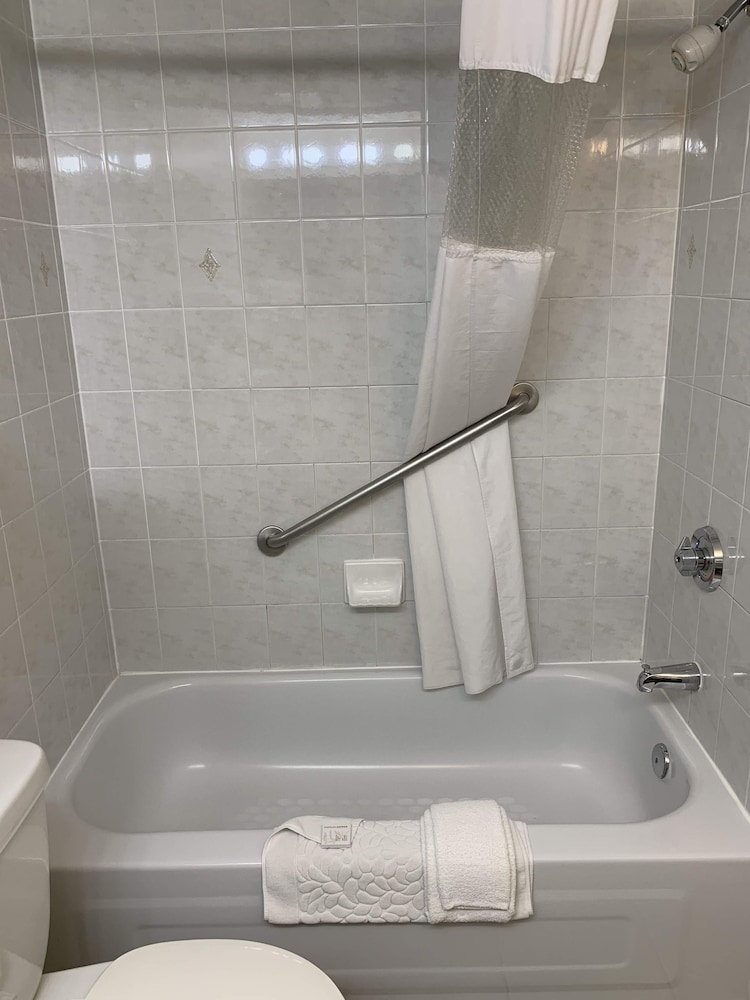 Travelodge By Wyndham Stony Plain 11/38