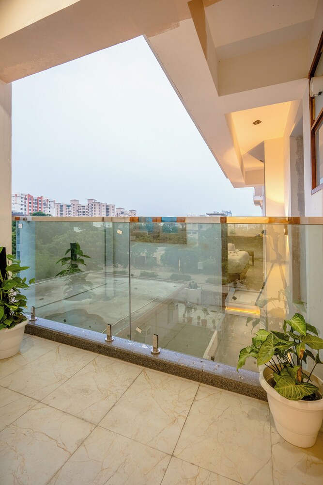 Lime Tree Hotels & Banquet Greater Noida 22/50