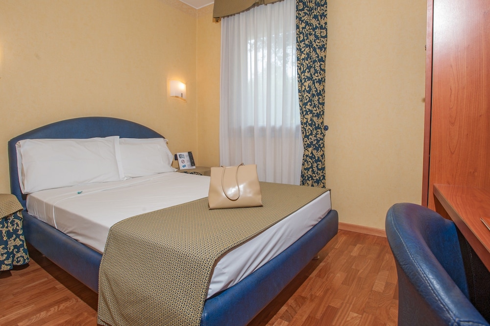 Sirio Hotel 11/50