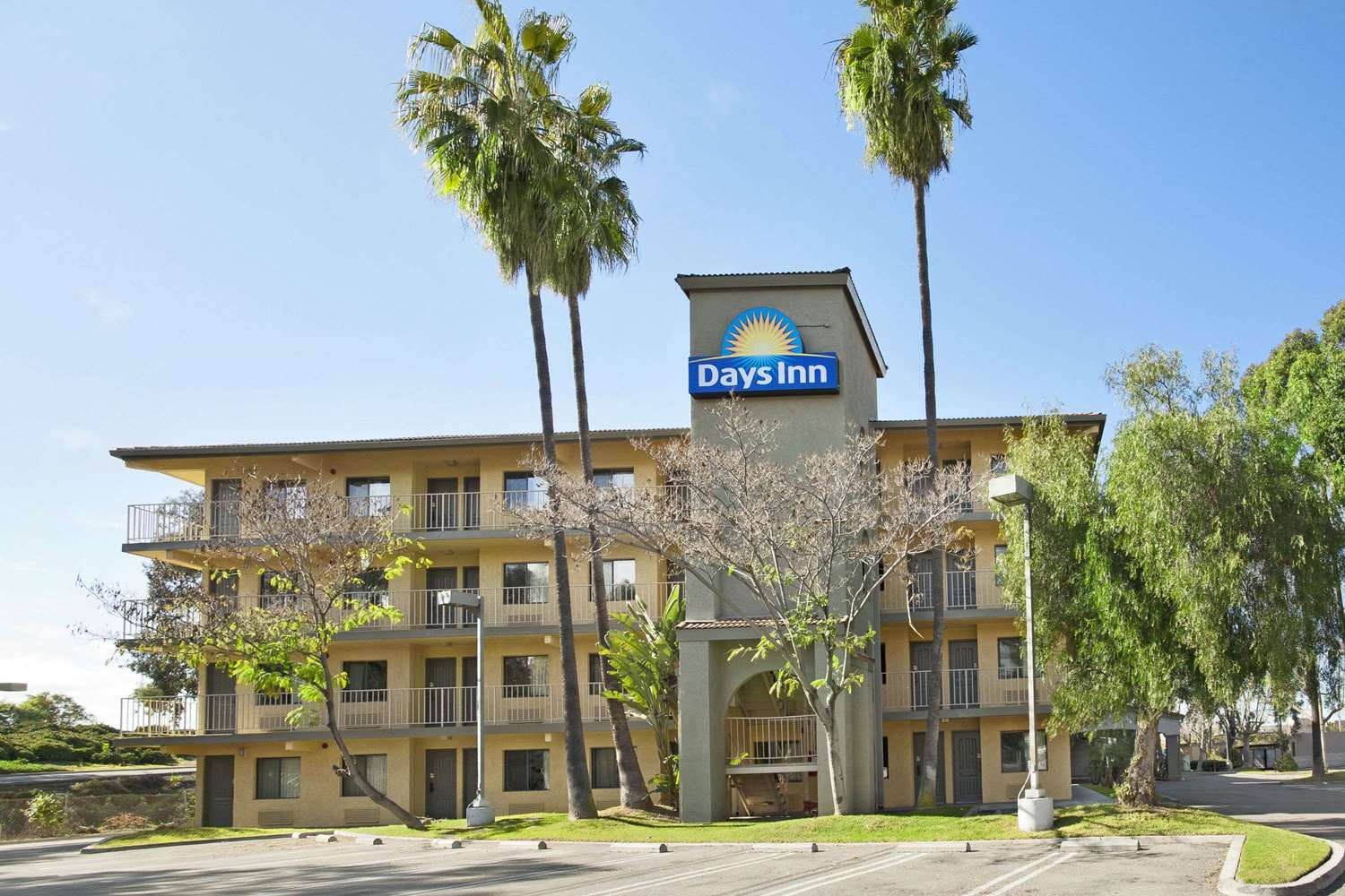 Days Inn by Wyndham Buena Park 2/34