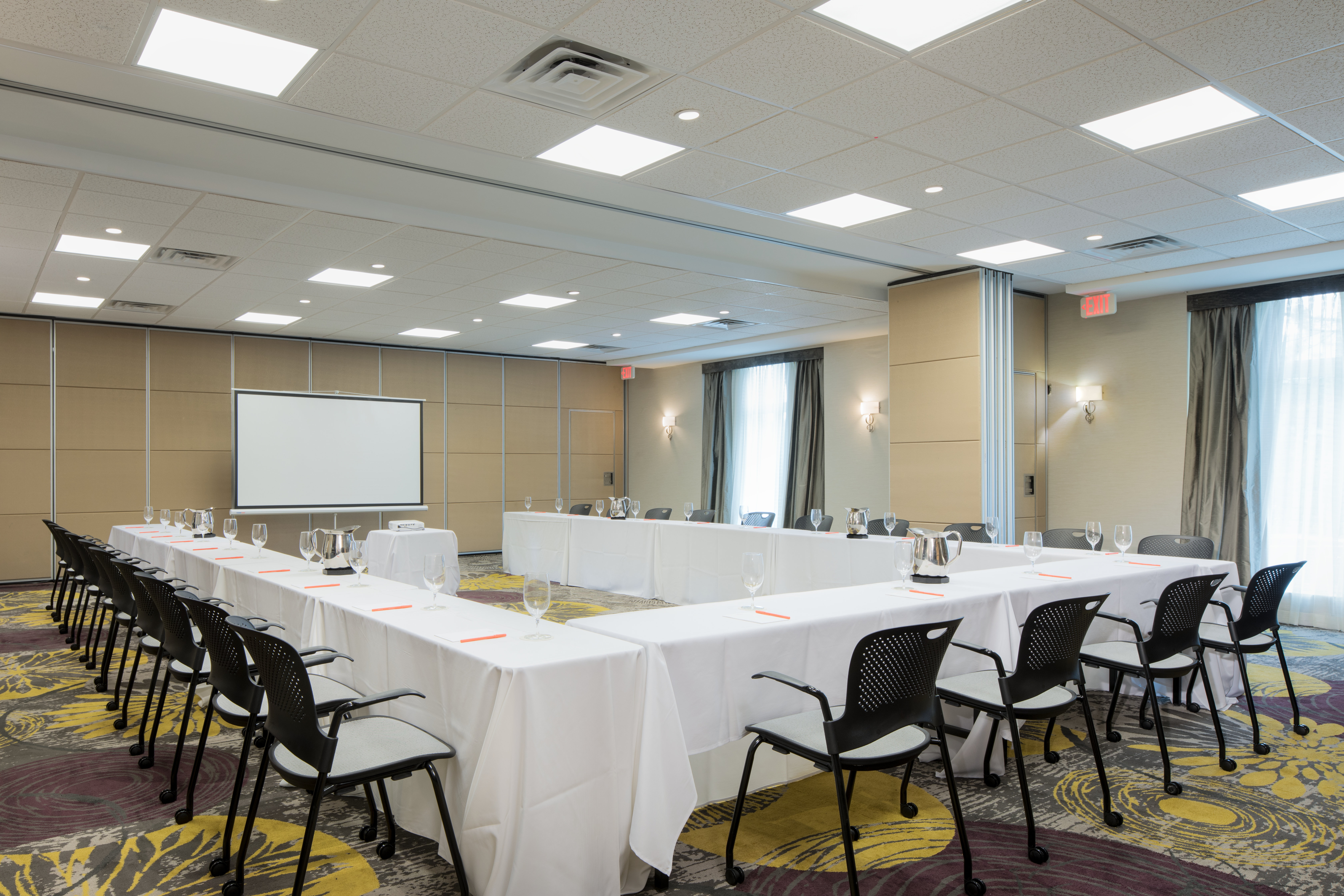 Crowne Plaza Chicago Sw Burr Ridge 54/59