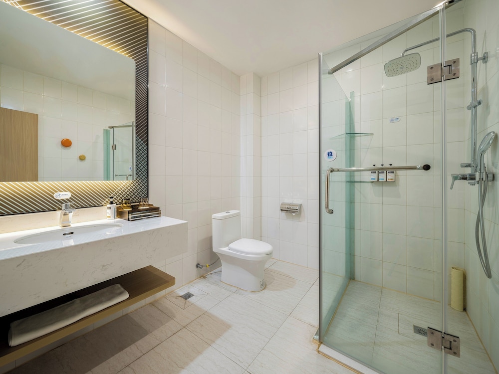 غرفة قياسية بسرير كينج وسرير فردي، Holiday Inn Express Chengdu Tianfu Square an IHG Hotel 3/3