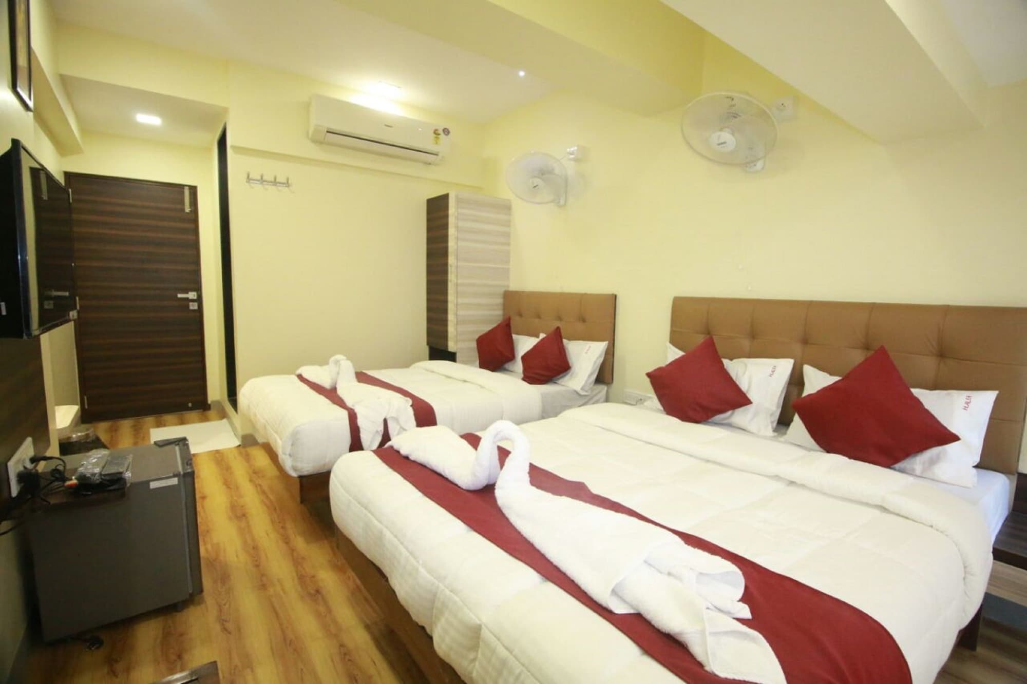 EXECUTIVE, DOUBLE BED
