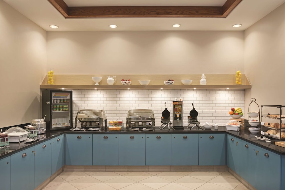 Country Inn & Suites By Radisson, Elk Grove Village/Itasca 6/30