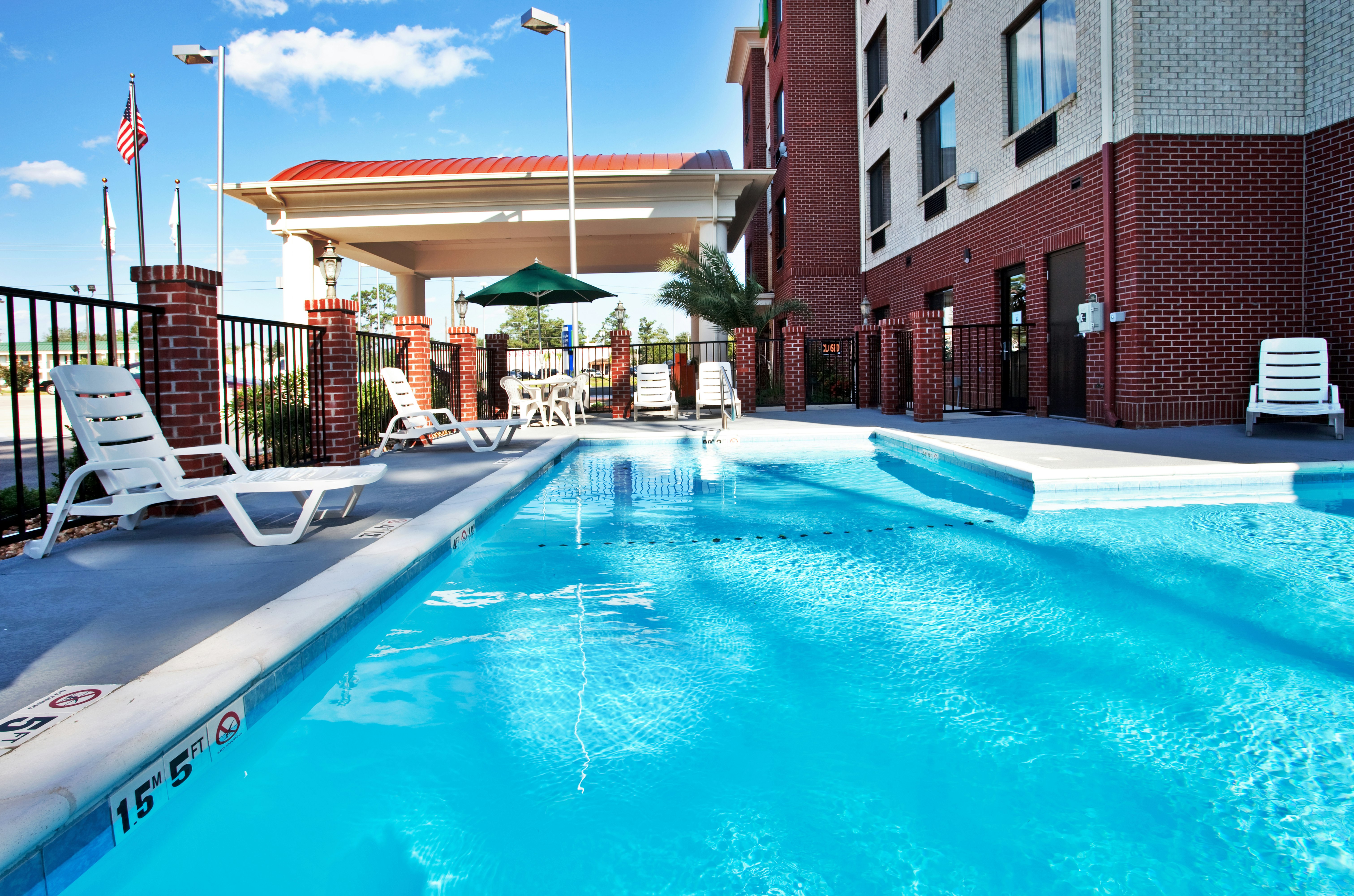 Holiday Inn Express Hotel and Suites Biloxi- Ocean Springs 36/44