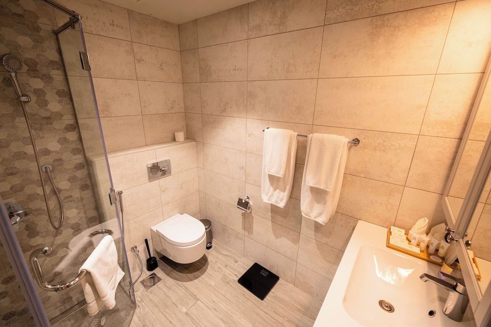 Al Manzil Residence & Suites 52/54