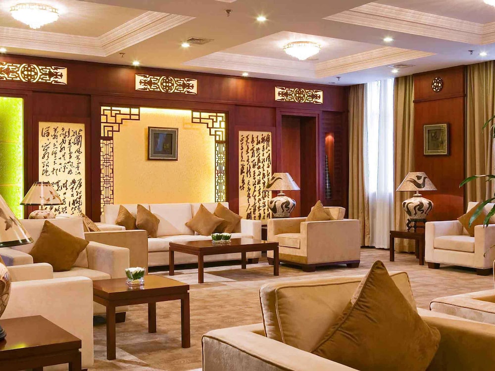 Grand Mercure On Renmin Square 35/64