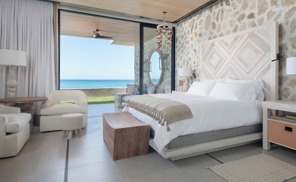4 Bedrooms, Residence, 6 Queen Beds, Ocean Front, Cliff Side