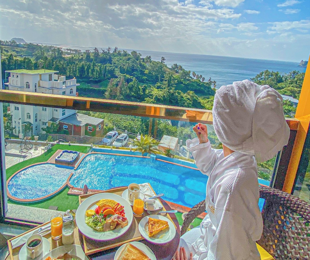Goldone Hotel And Suites 60/72