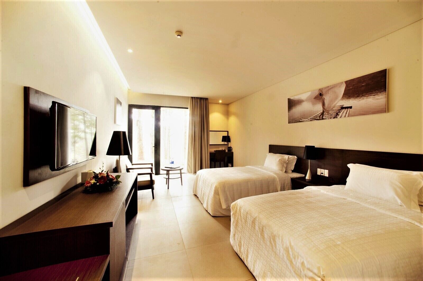 SUPERIOR, BASEMENT, TWIN BEDS