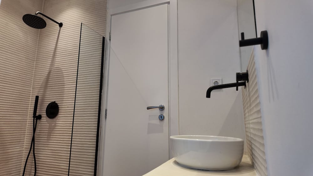 Euphoria Apartments 54/56