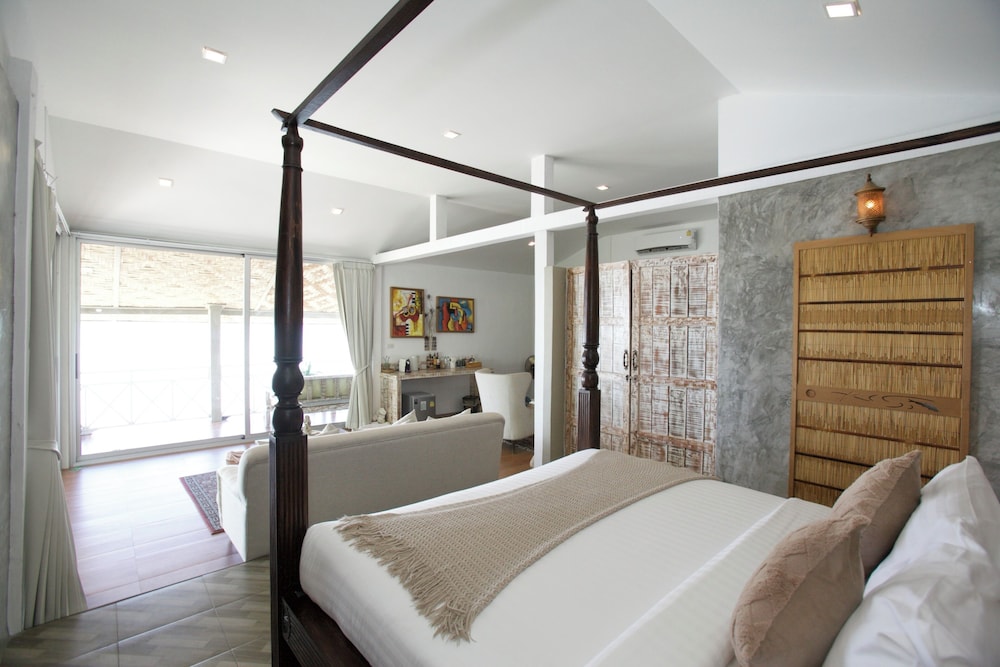 Milky Bay Resort 32/81