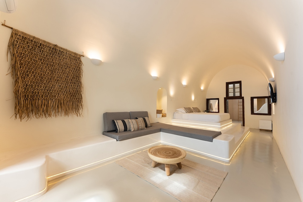 Cilon Suites Santorini 6/50