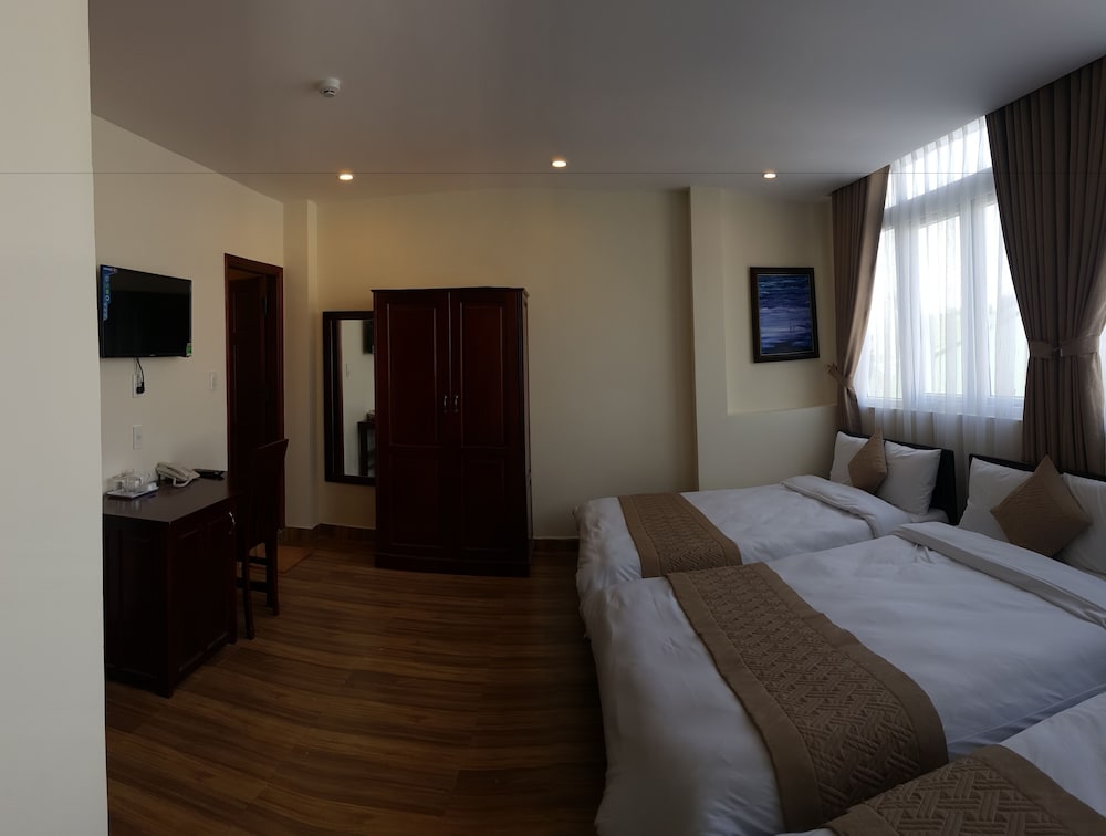 Nam Xuan Premium Hotel 32/68