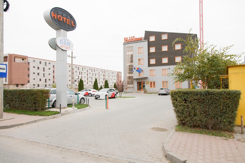 Plus Hotel 44/45