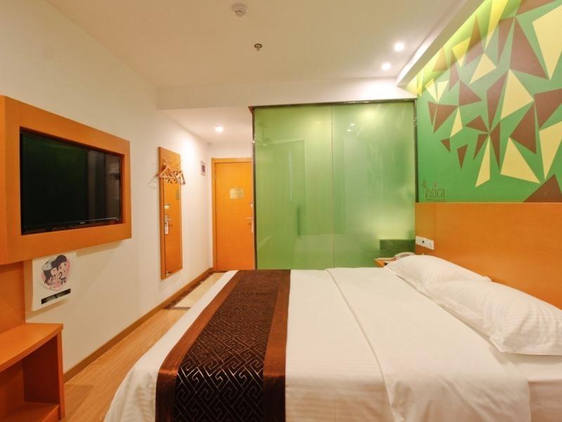 BUSINESS, DOUBLE BED