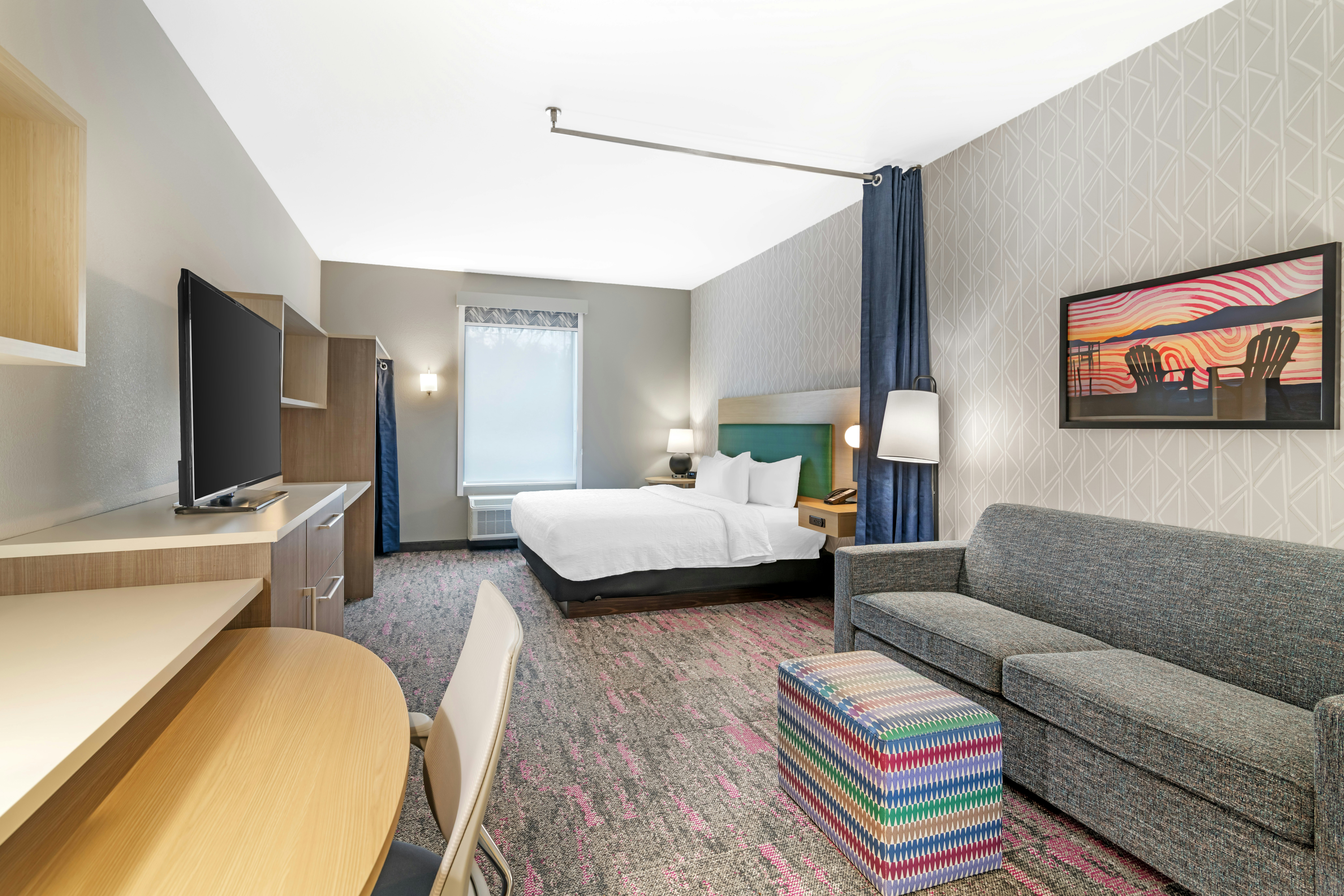 Studio, King Bed, Accessible