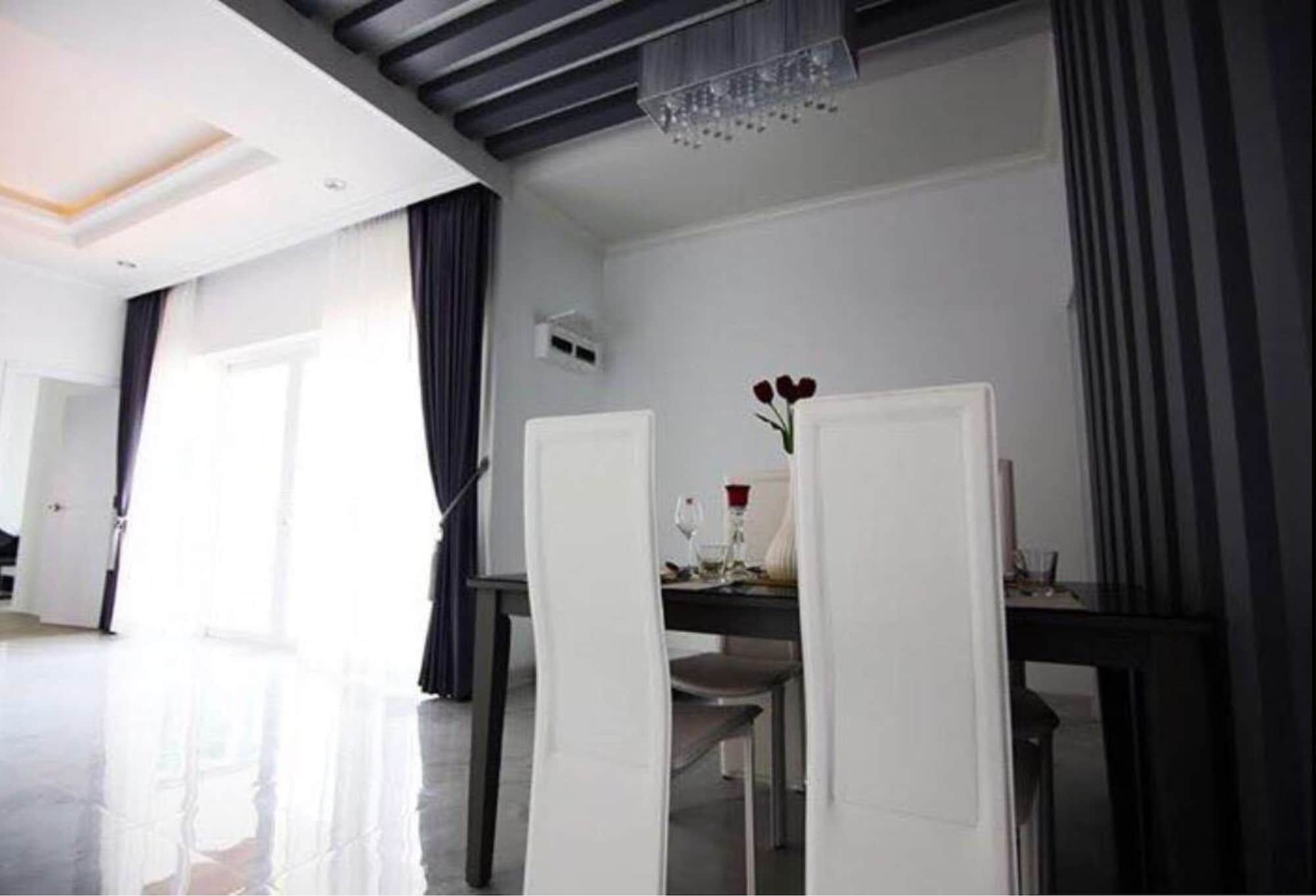 3 BEDROOMS, VILLA, PRIVATE POOL
