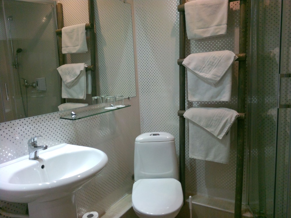 A1 Hotel 49/51