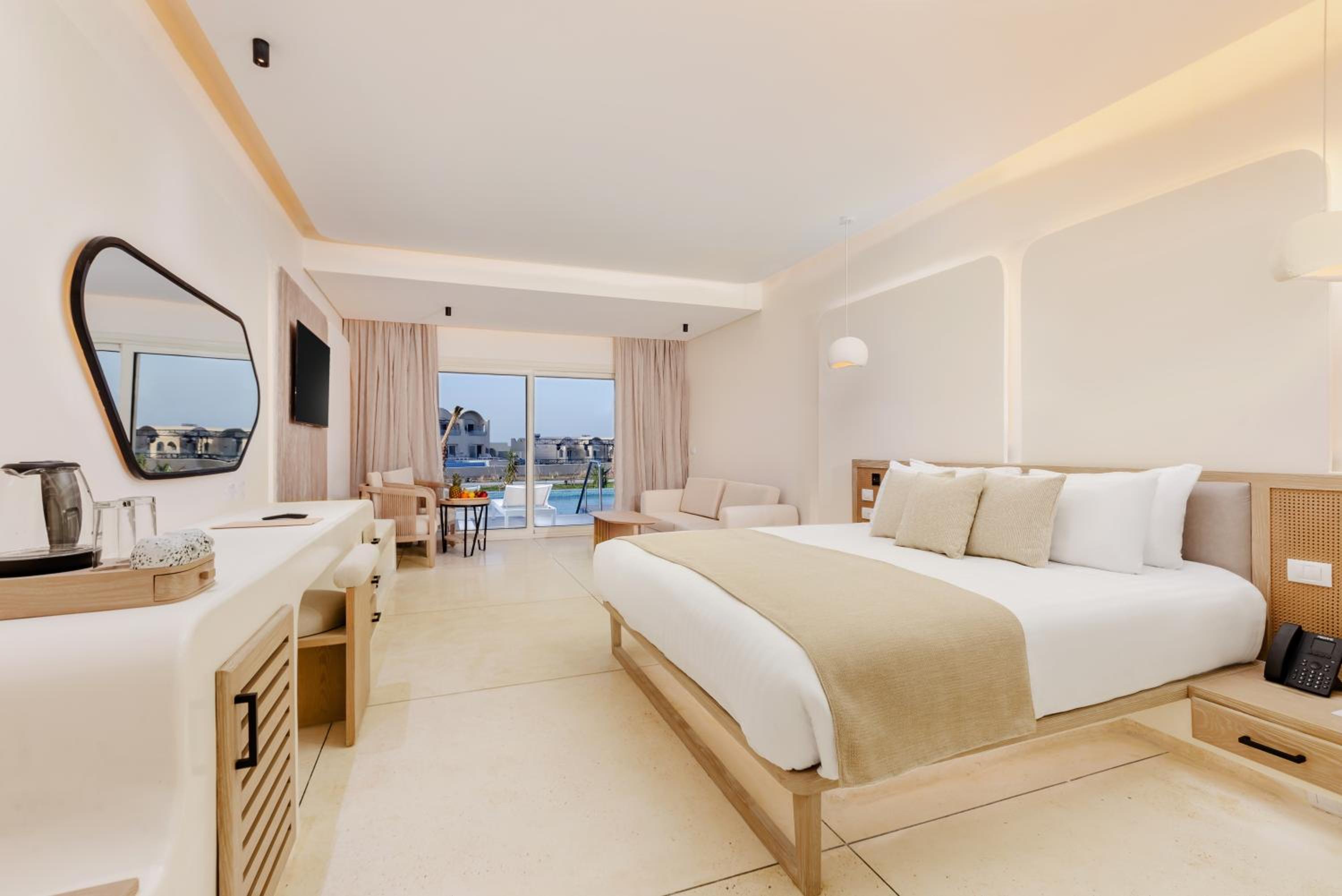 Swim Up, Executive, Suite, Queen Bed