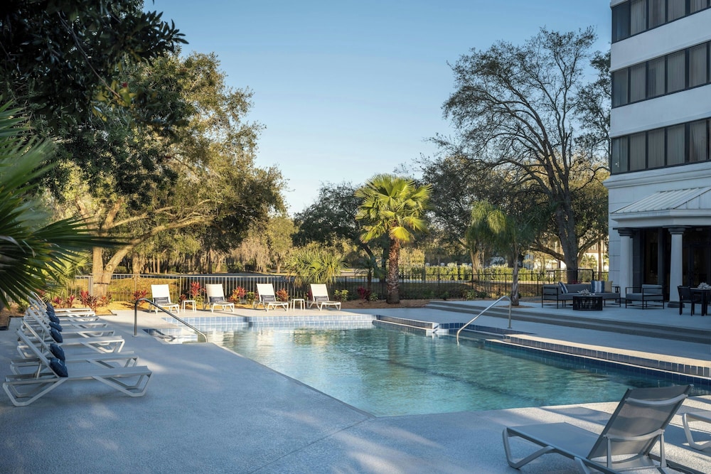 Delta Hotels by Marriott Jacksonville Deerwood 50/52