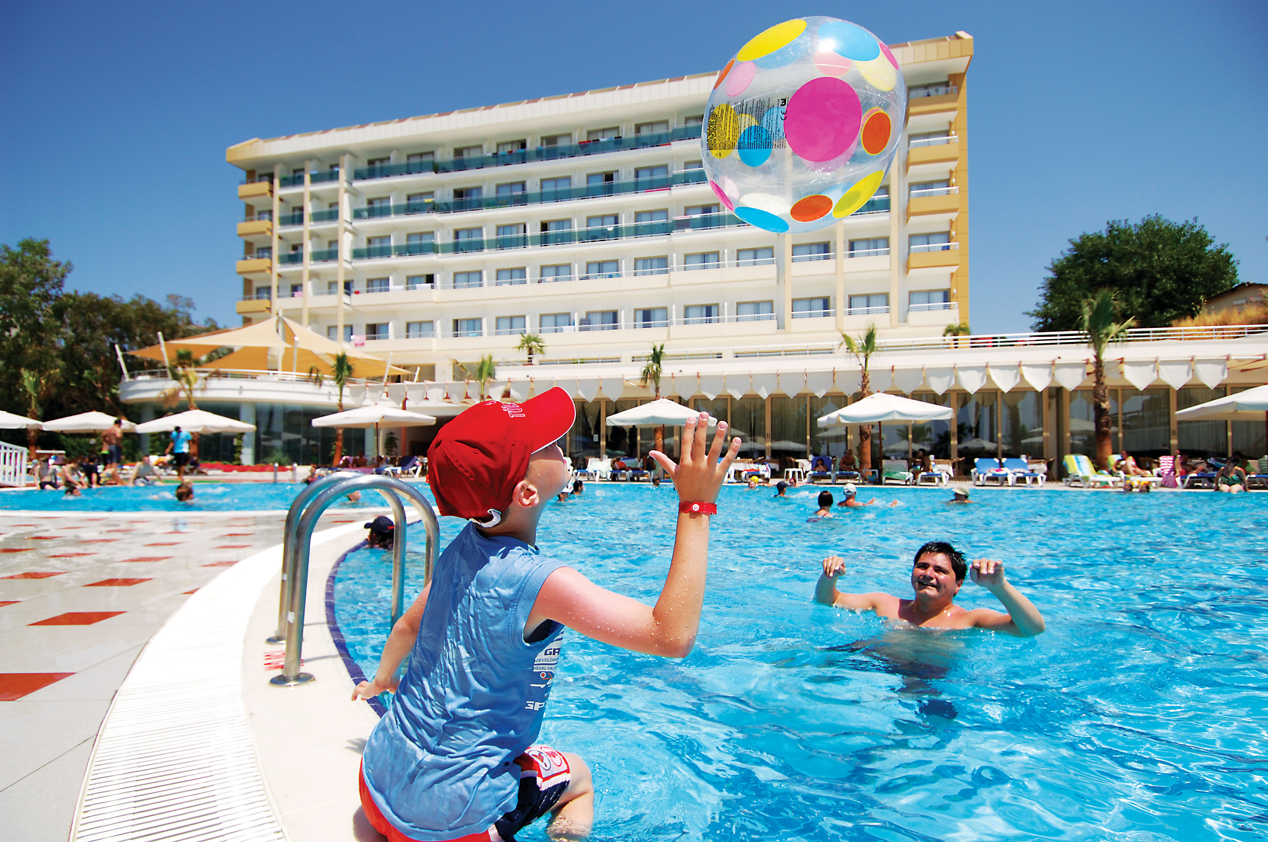 LYCUS BEACH HOTEL 46/57