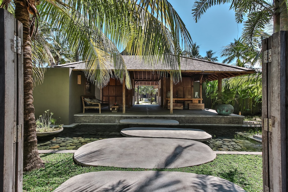 Slow Private Pool Villas 25/40