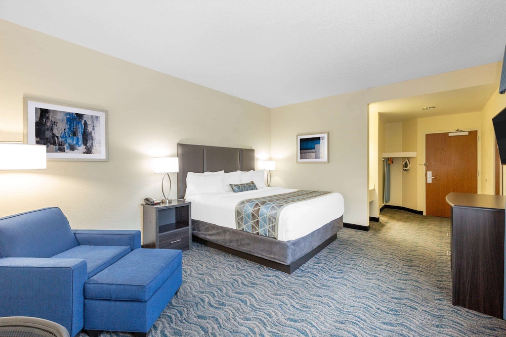Baymont By Wyndham Des Moines Airport 14/56